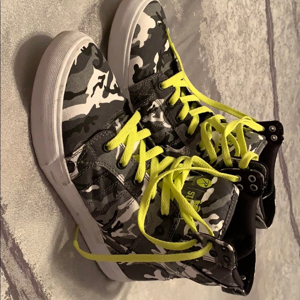 Men’s camo high tops Supra